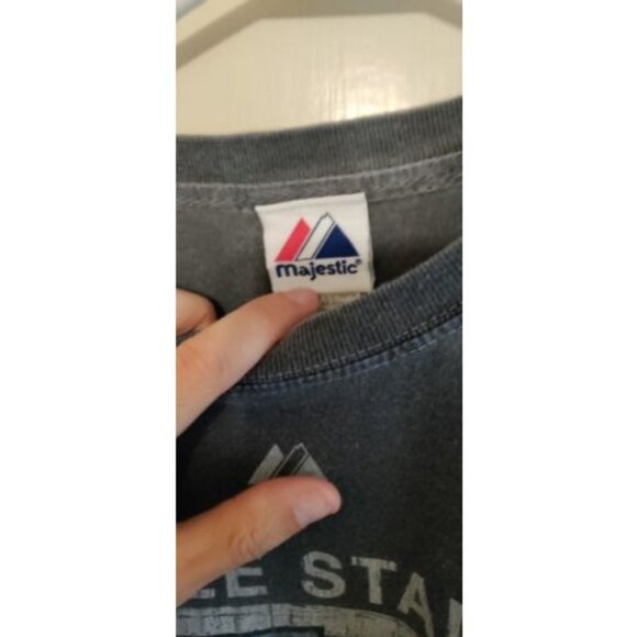 Yankees Stadium Bronx New York Shirt Medium Majestic Faded Marks - Picture 7 of 8